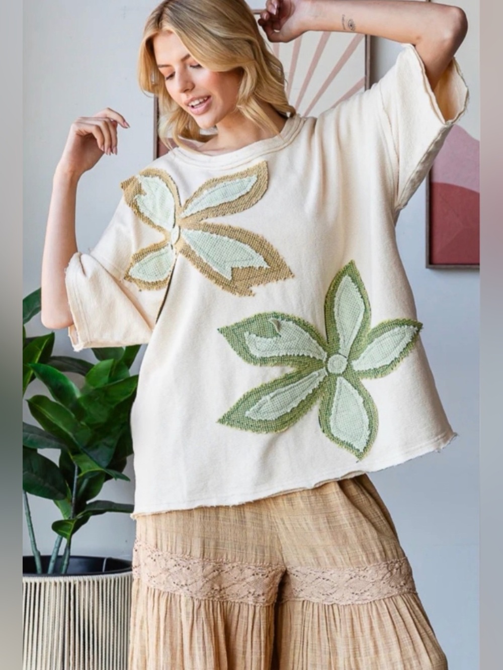Oli & Hali Cream Floral Appliqué Short Sleeve Top